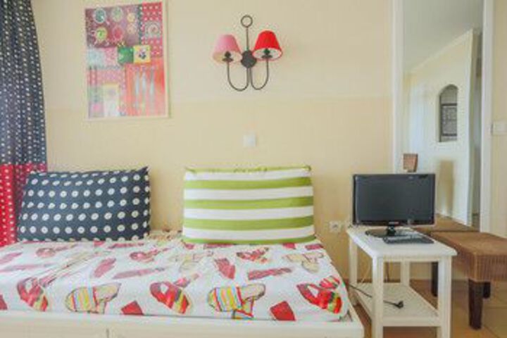 Room 151 of 228