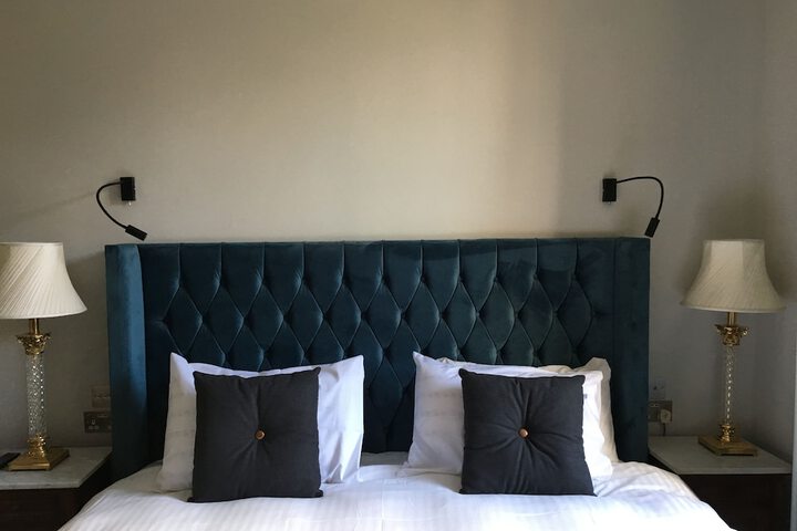 Room 14 of 128