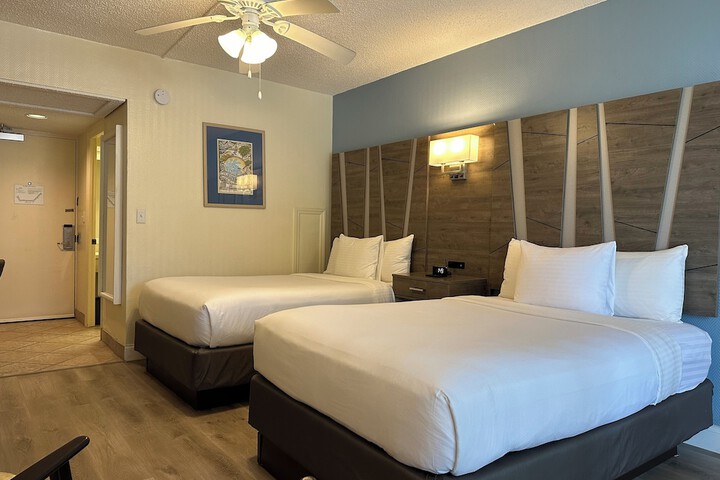 Room 10 of 65