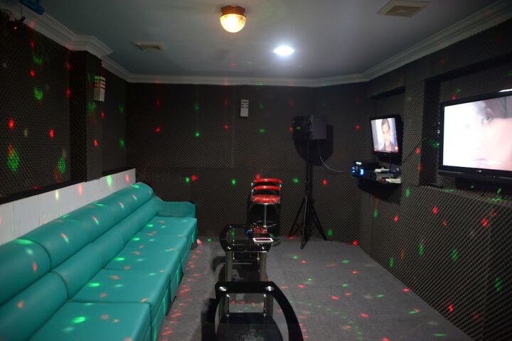 Room 33 of 59