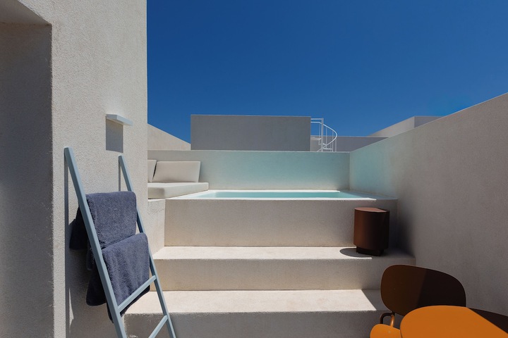 Pool 102 of 171