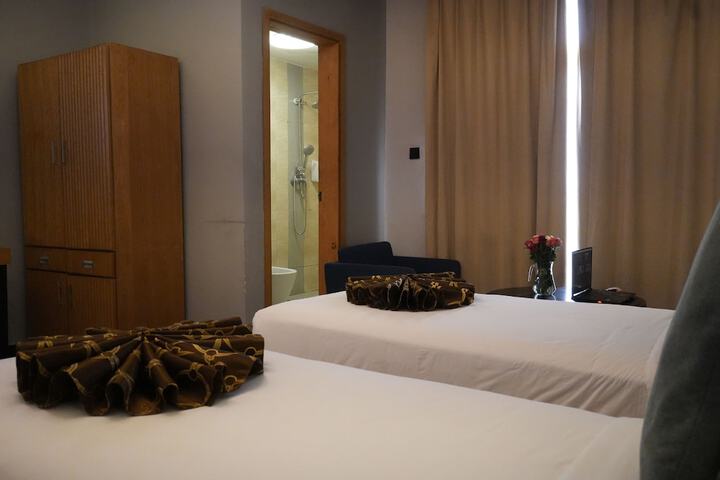 Room 47 of 173