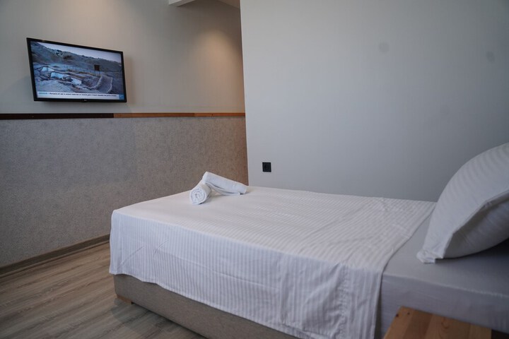 Room 6 of 22