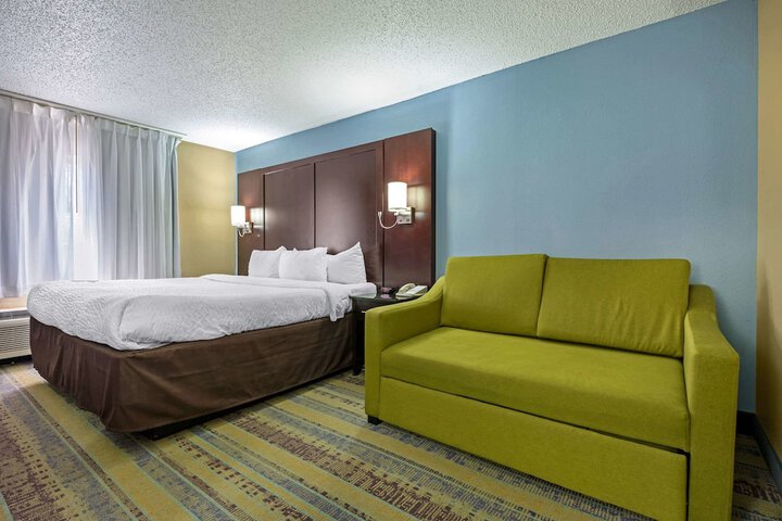 1 King Bed (31 of 50)