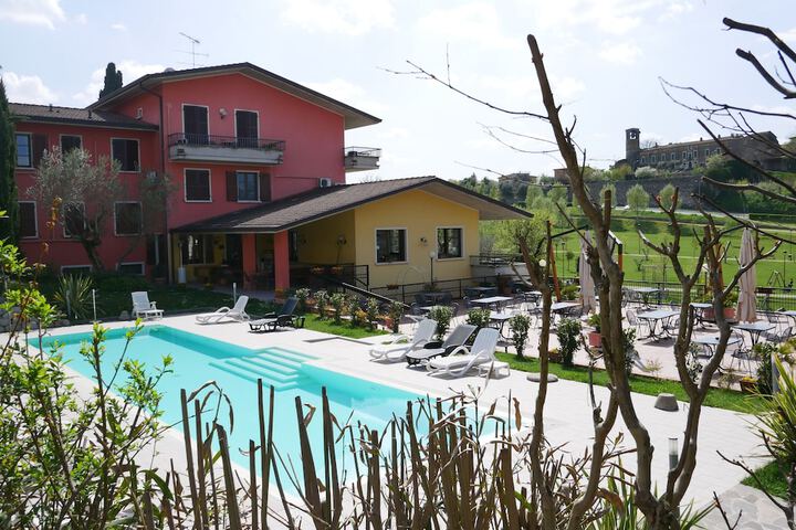 Pool Hotel