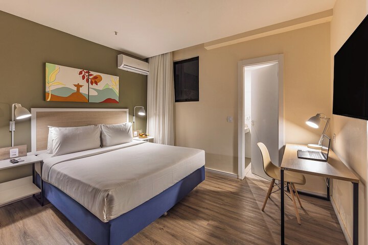 Room 16 of 43