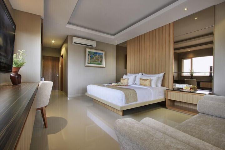 Room 10 of 92