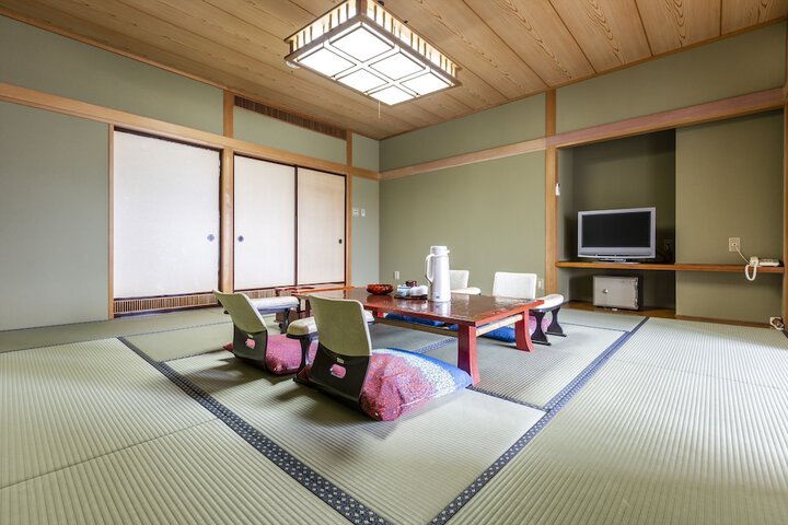 Room 18 of 52
