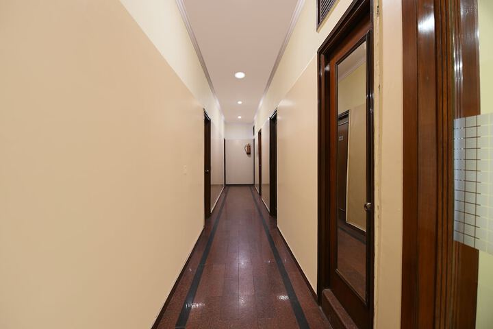 Ballroom/Hall 38 of 46