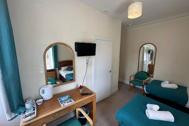 Room 9 of 39