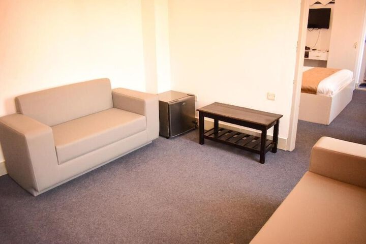 Room 17 of 39