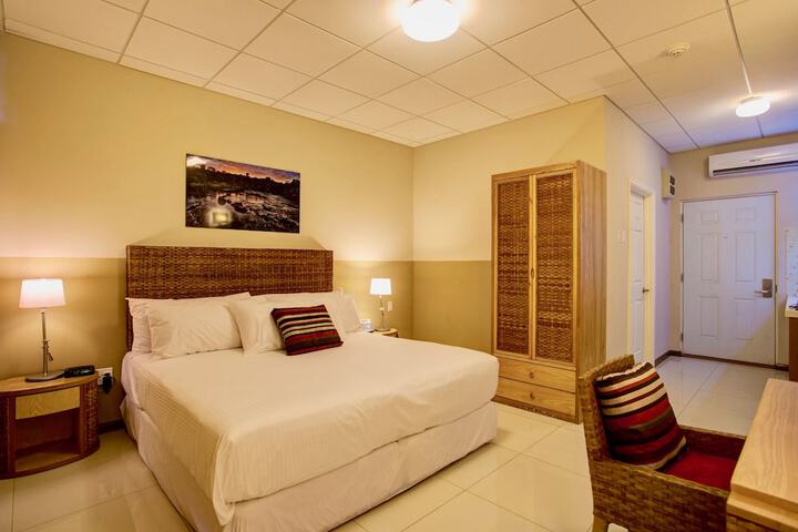 Room 6 of 70