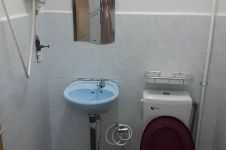 Room 16 of 21