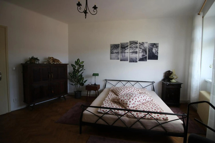 Room 3 of 16