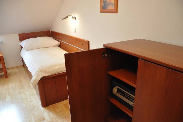 Room 21 of 53