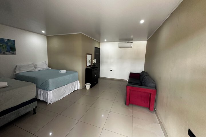 Room 10 of 31