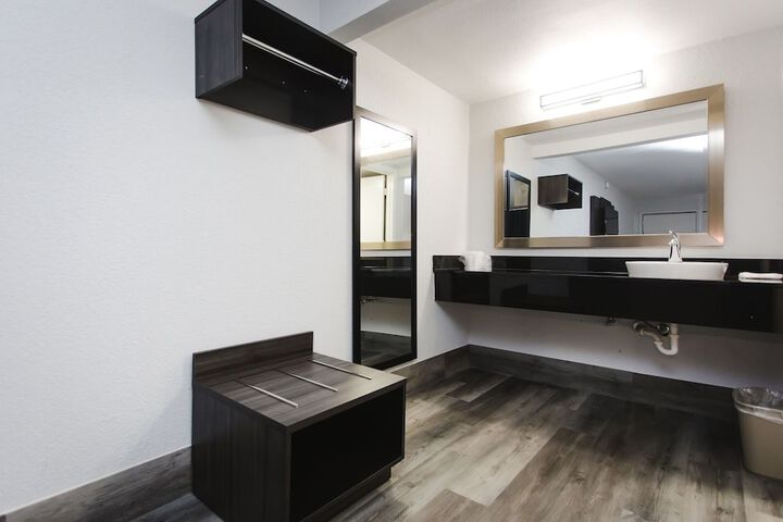 Room 29 of 50