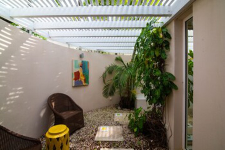 Room 14 of 118