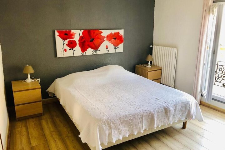Room 9 of 13