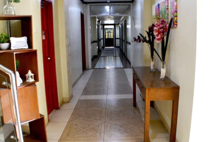 Ballroom/Hall 32 of 38