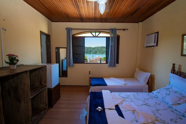 Room 2 of 10