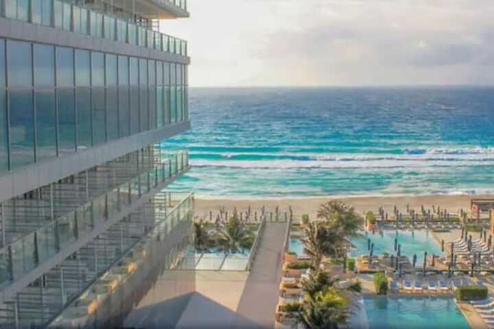 Hotel 74 of 78