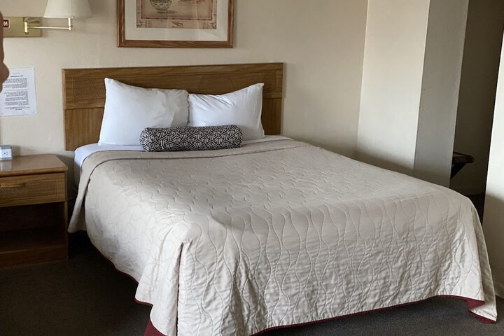 Room 4 of 35
