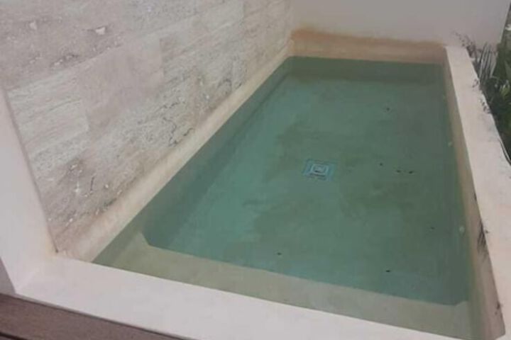 Pool 30 of 31
