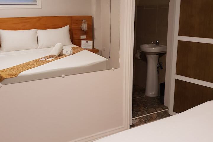 Room 21 of 52