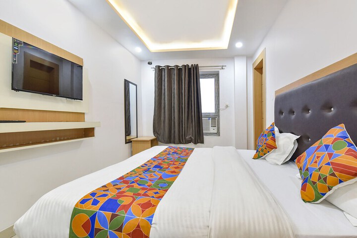 Room 14 of 33