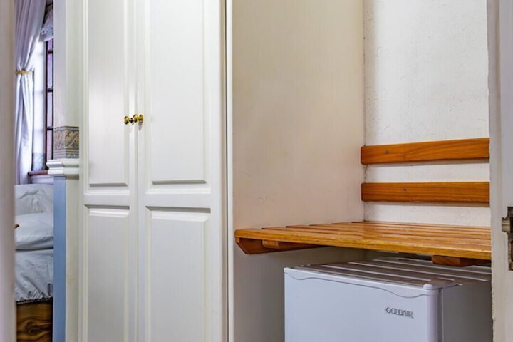Room 27 of 154