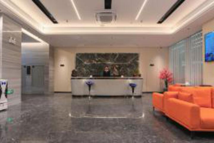 Karljek Kyung Hui Hotel