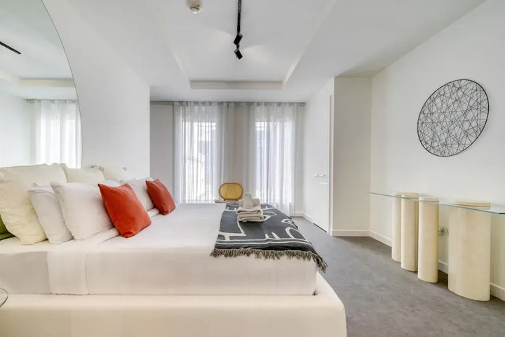 Room 3 of 22