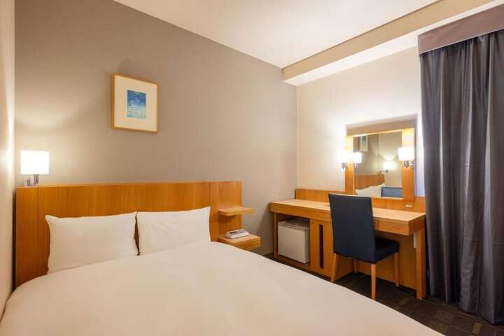Room 7 of 14
