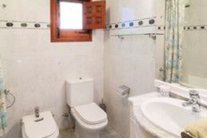 Room 6 of 27
