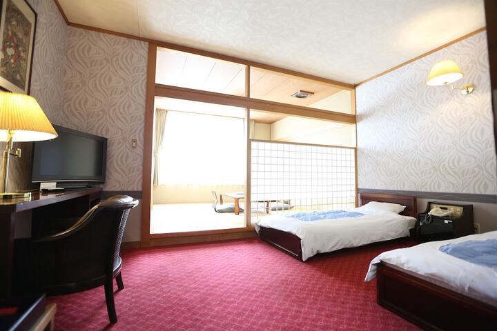 Room 6 of 46