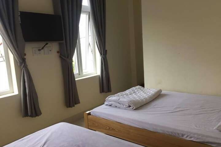 Room 3 of 6