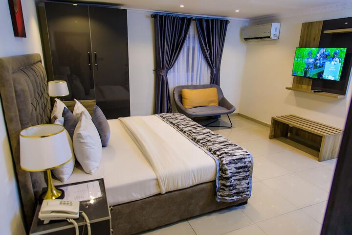Room 13 of 26