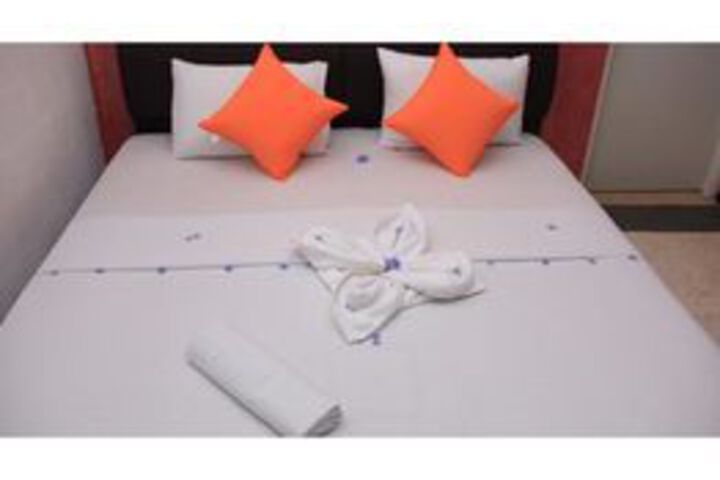 Room 6 of 19