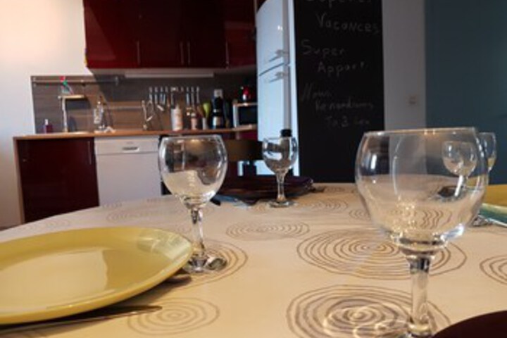 Room 10 of 30