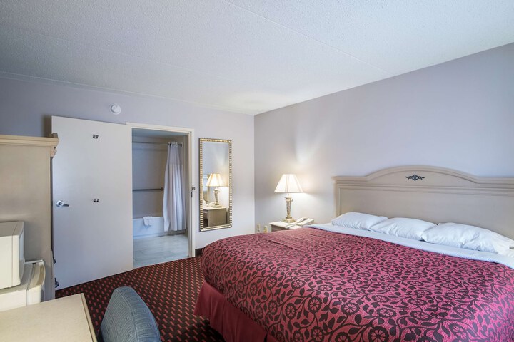 Room 22 of 46