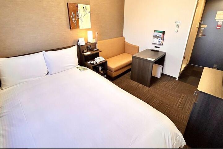 Room 10 of 36