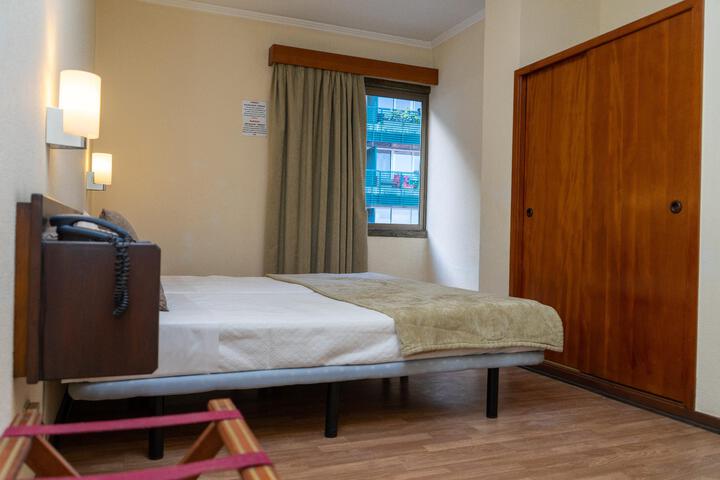 Room 68 of 128