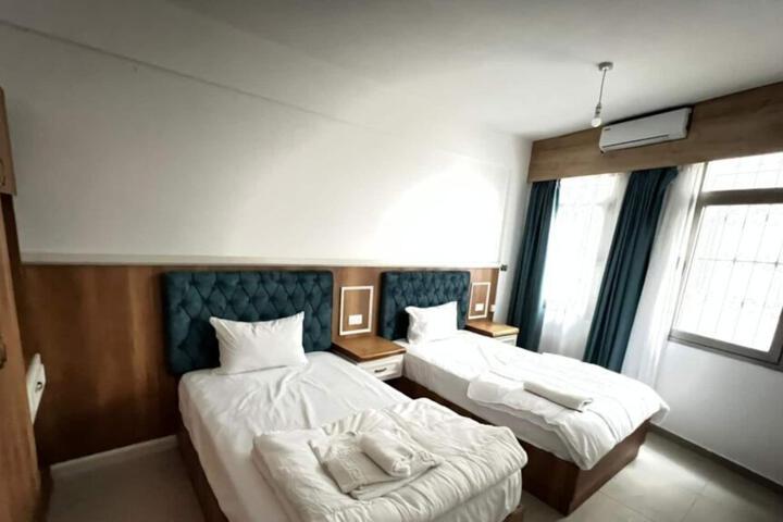 Room 11 of 27