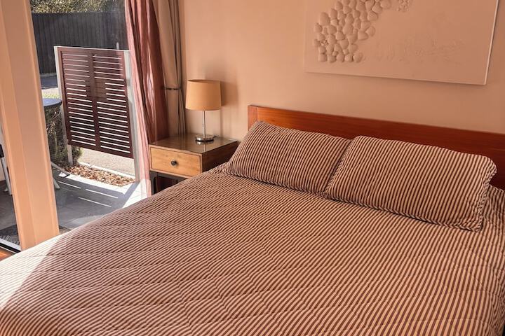 Room 6 of 90