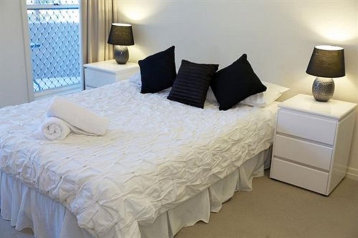 Room 3 of 43