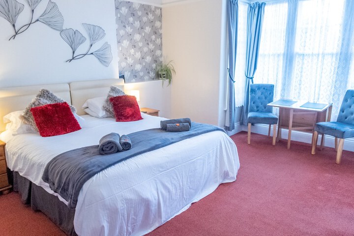 Room 12 of 27