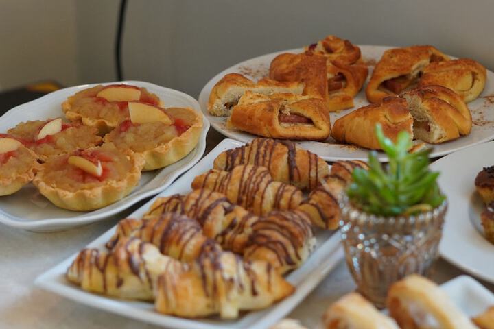 Breakfast/Coffee Service 77 of 136