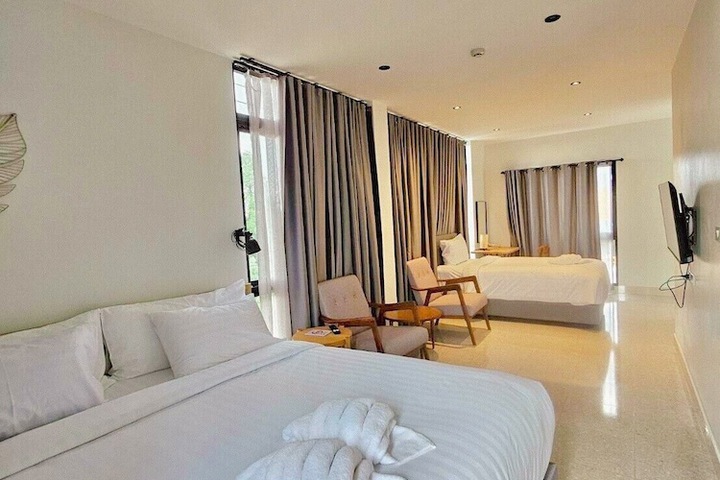 Room 16 of 28