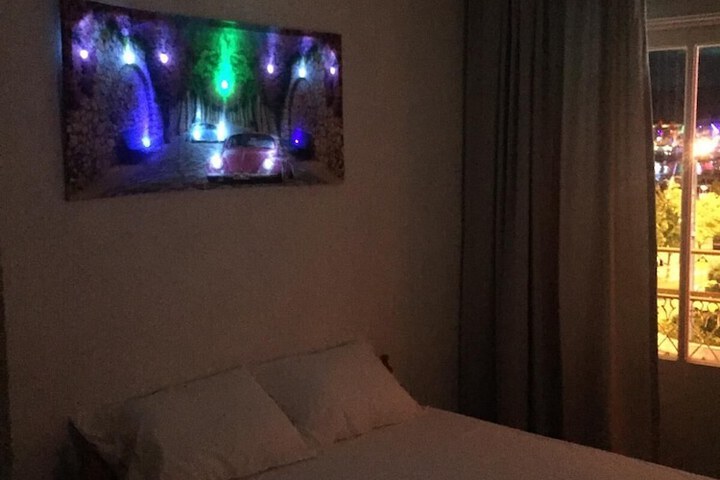 Room 5 of 16
